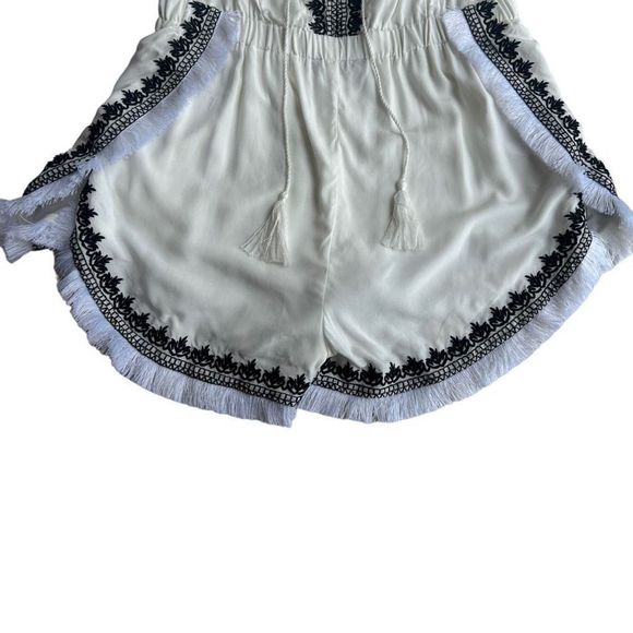 Guess Women's White Embroidered Boho Tassel Romper Size Medium - Picture 4 of 11